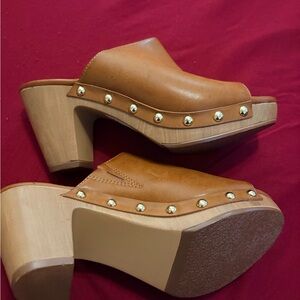 Stylish Tan Leather Mules with Gold Accents